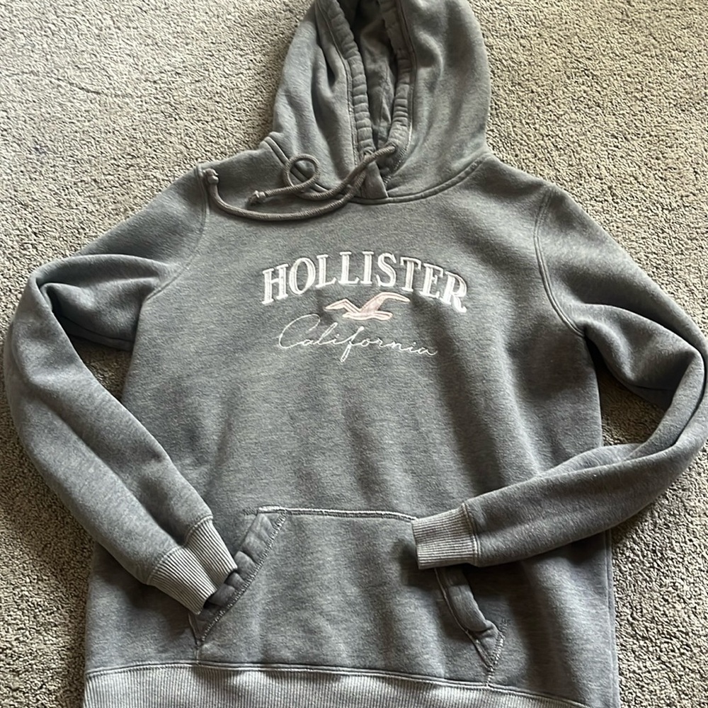 Hollister sweatshirt size M